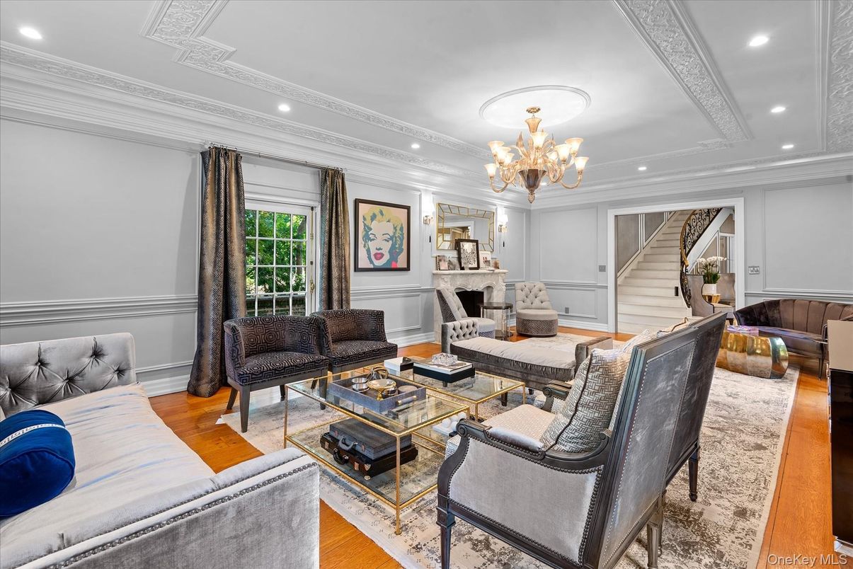 Chandelier, Interior, Living room, Recessed Lighting, Wood Texture Flooring