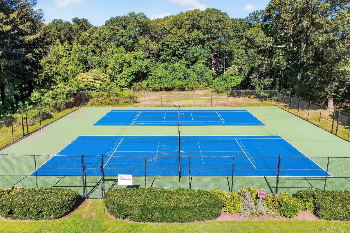 Exterior, Tennis Courts