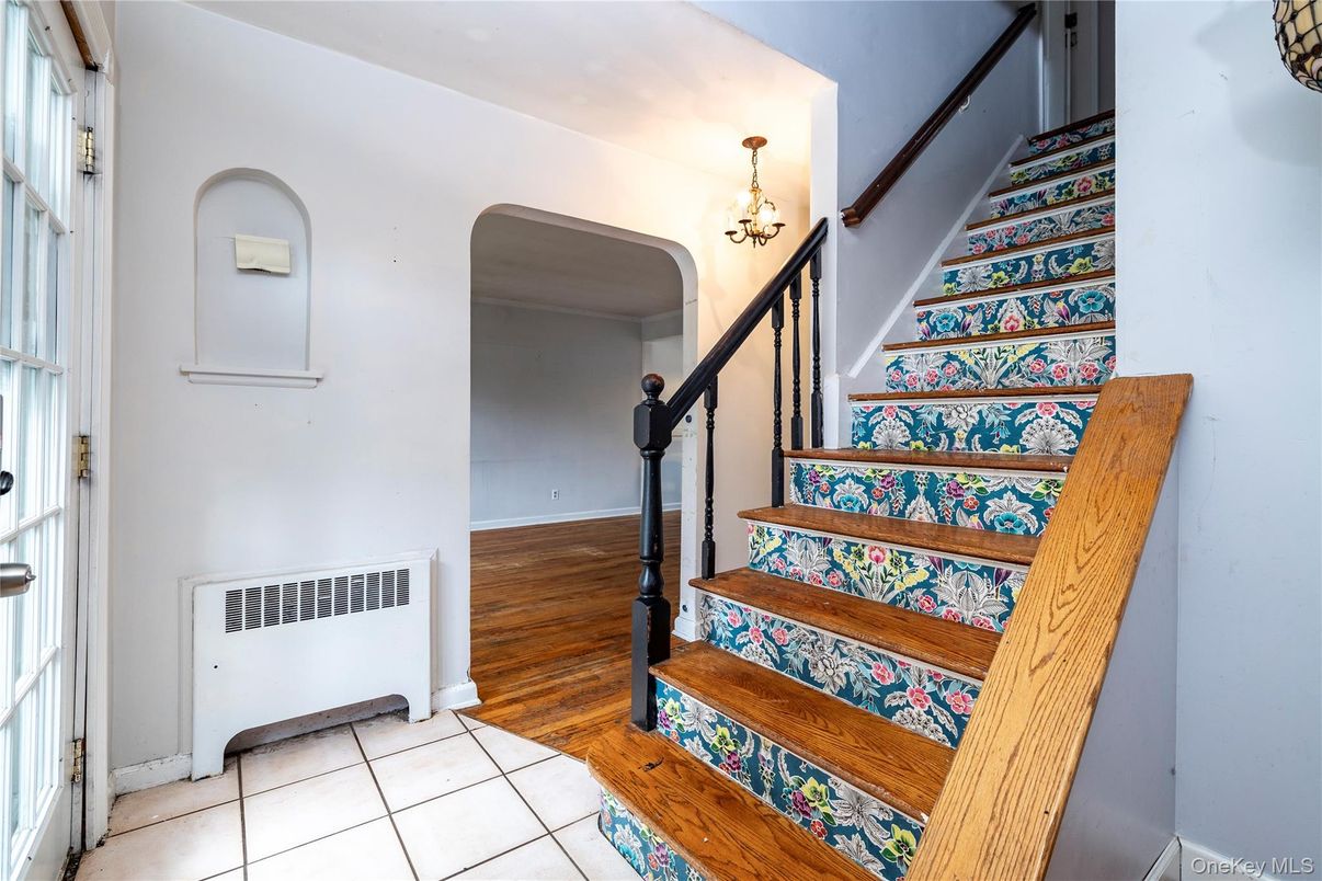 Chandelier, Interior, Wood Texture Flooring