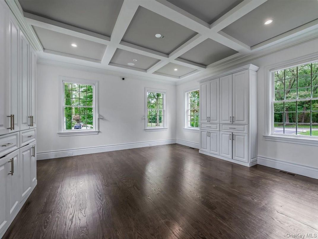 Empty room, Interior, Recessed Lighting, Wood Texture Flooring