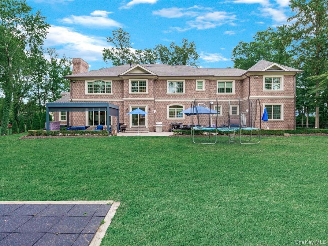 Backyard, Exterior, Facade, Brick Facade, Georgian