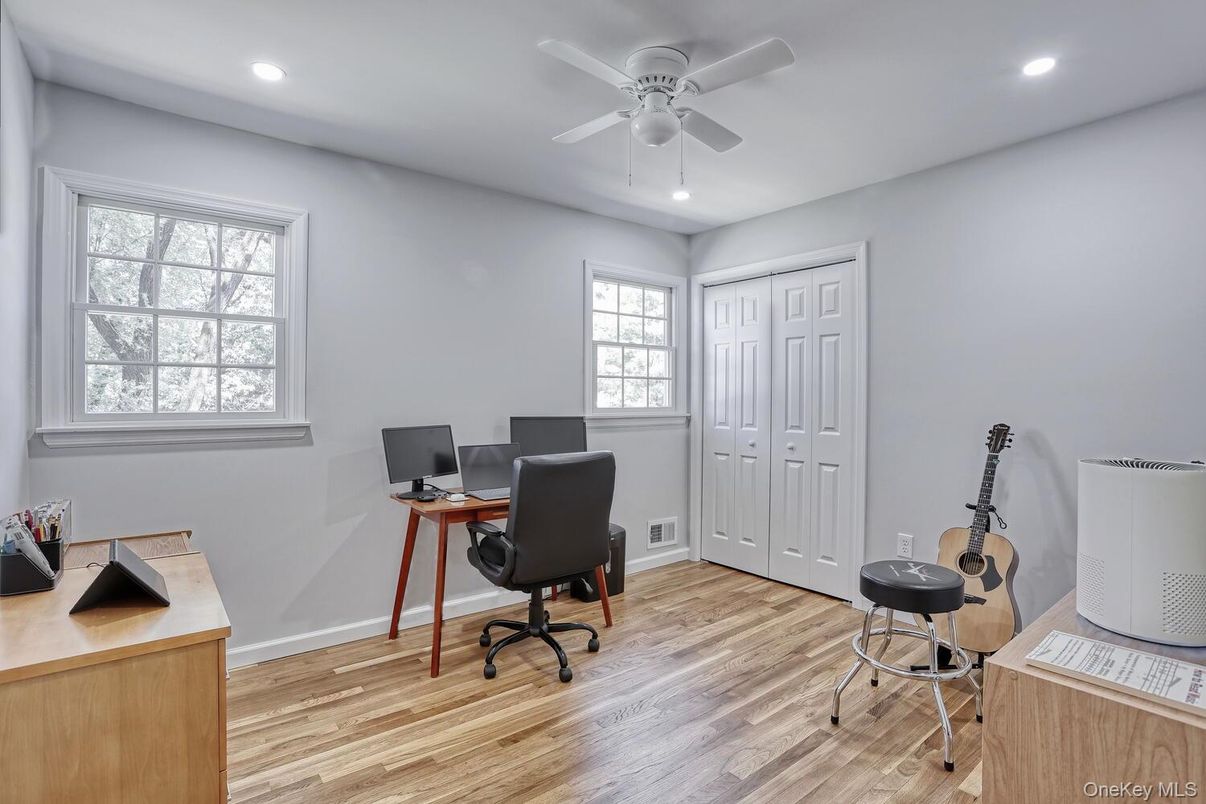 Home Office, Interior, Recessed Lighting, Wood Texture Flooring