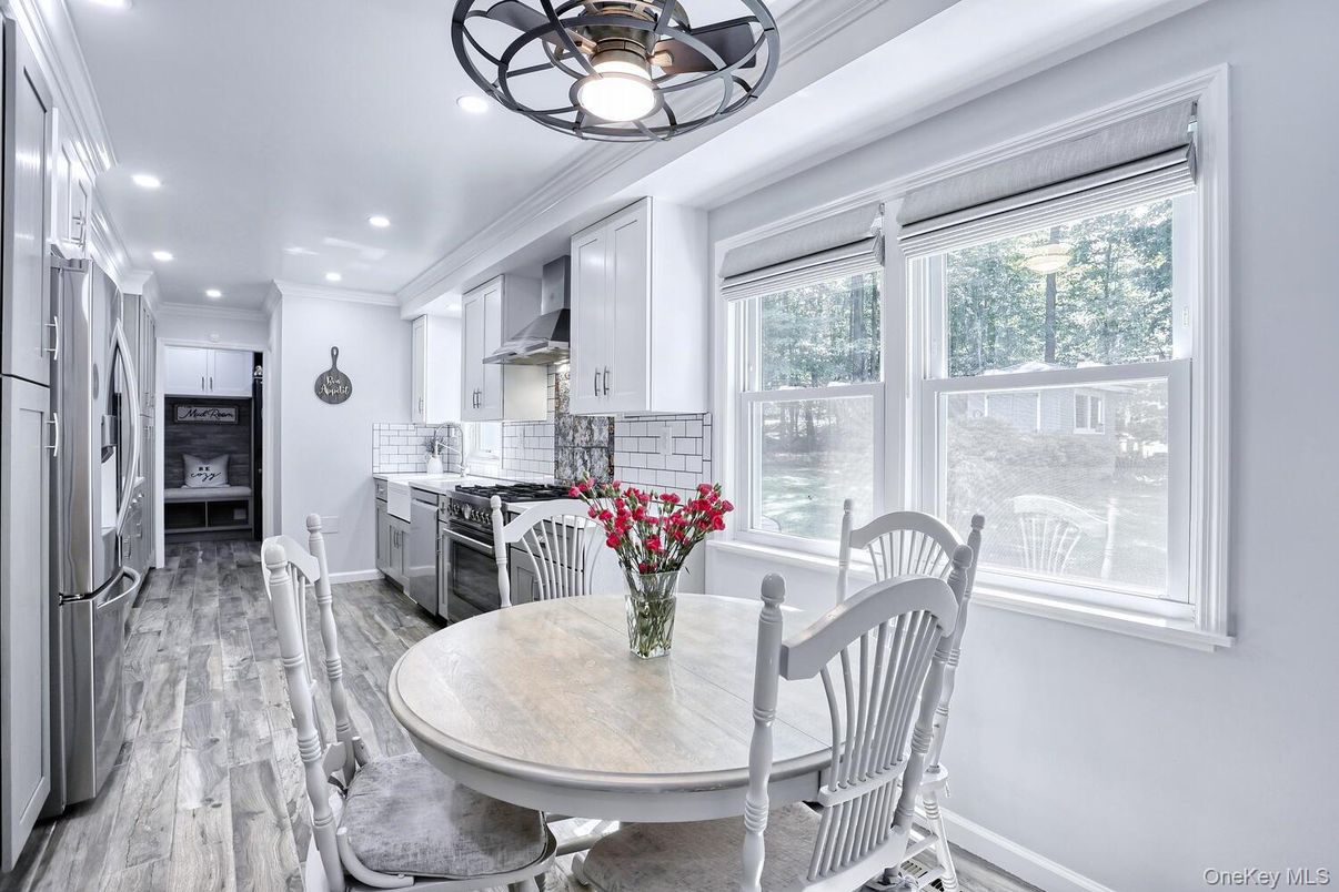 Dining room, Interior, Kitchen, Recessed Lighting, Wood Texture Flooring