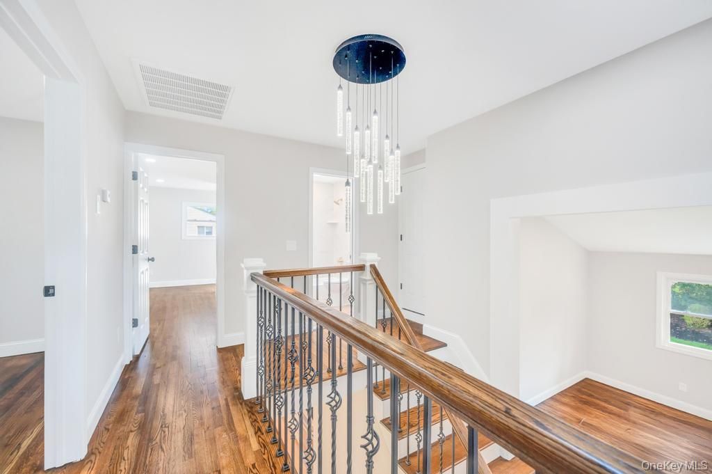 Interior, Pendant Lights, Wood Texture Flooring