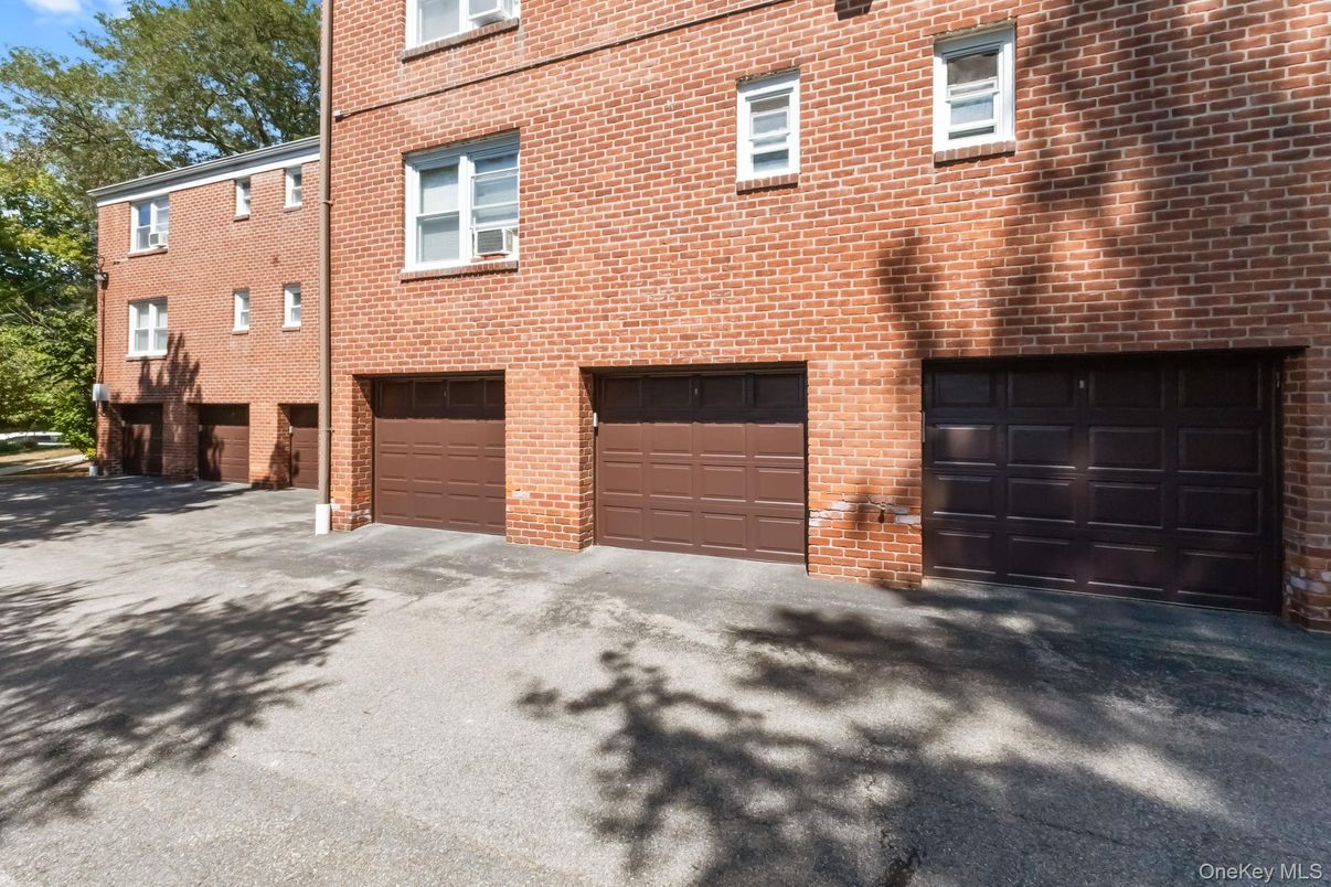 Attached, Exterior, Facade, Brick Facade, Rowhouse