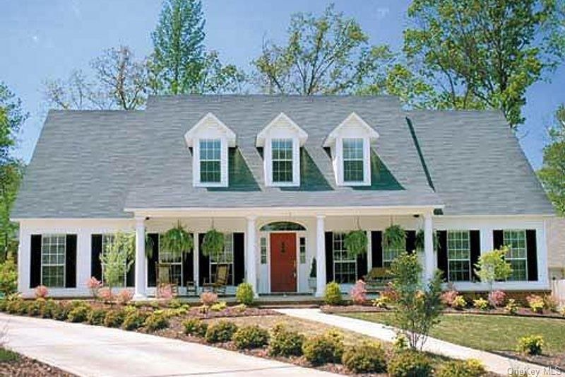 Exterior, Facade, Cape Cod