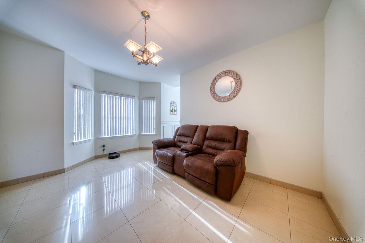 Chandelier, Interior, Living room