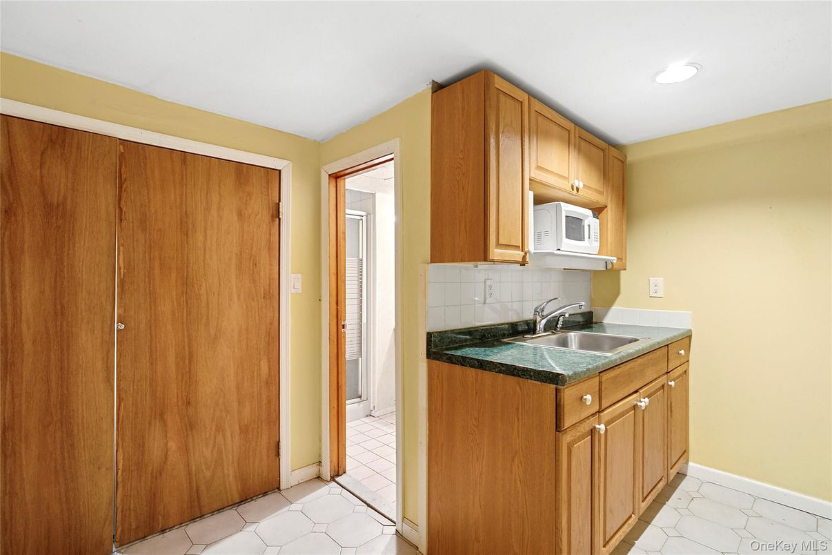 Interior, Kitchen, Recessed Lighting, Tile Countertops