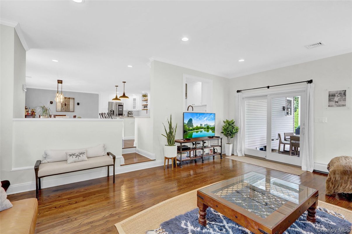 Dining room, Interior, Pendant Lights, Recessed Lighting, Wood Texture Flooring