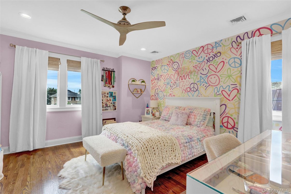 Bedroom, Interior, Recessed Lighting, Water, Wood Texture Flooring