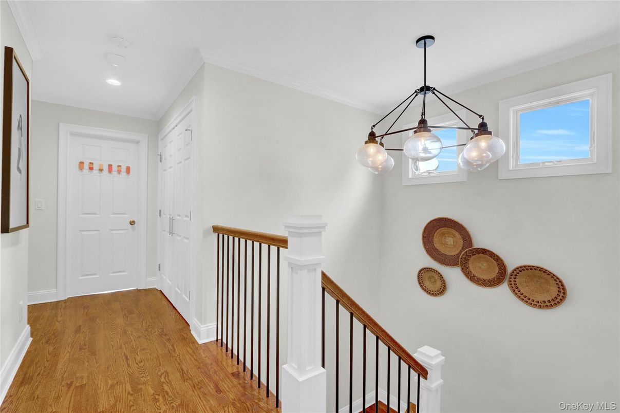 Interior, Pendant Lights, Recessed Lighting, Wood Texture Flooring