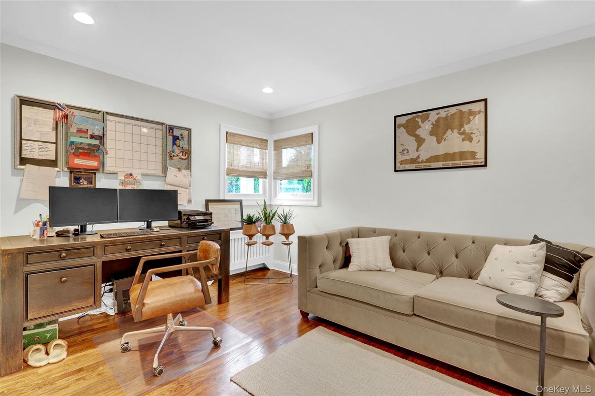 Home Office, Interior, Recessed Lighting, Wood Texture Flooring