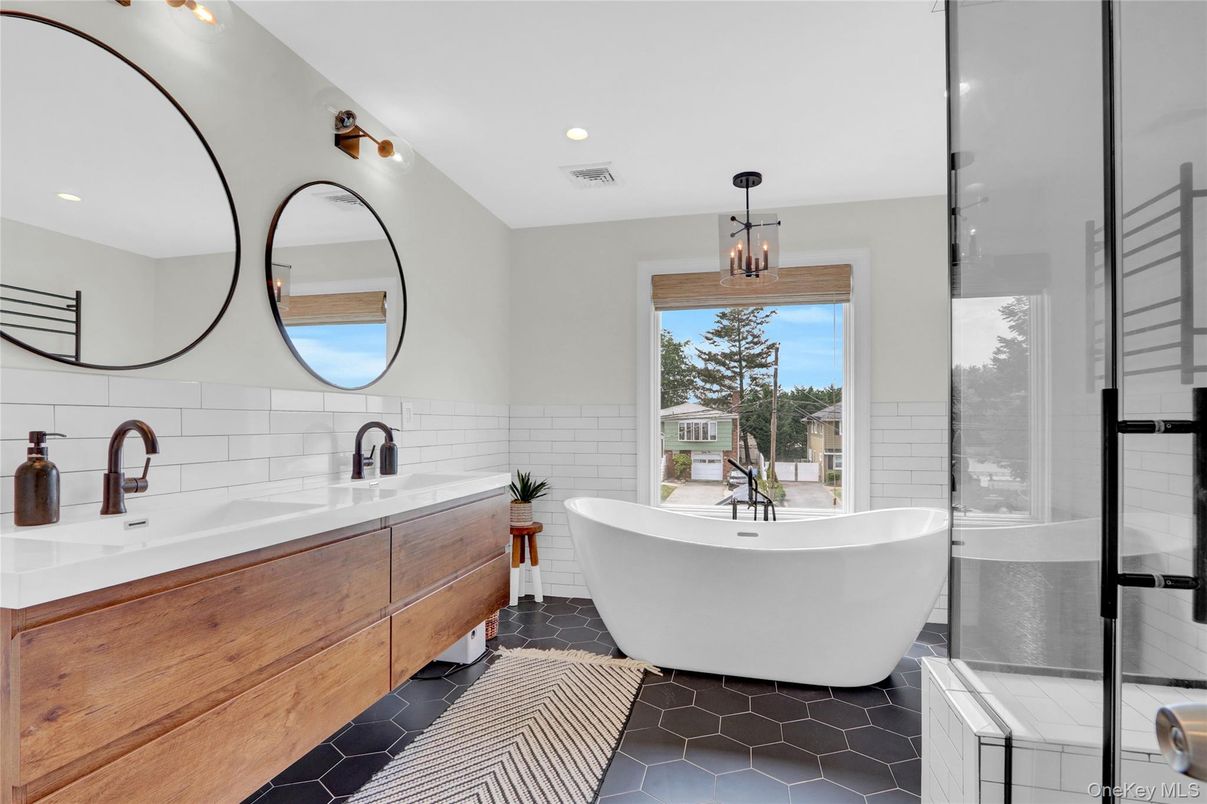 Bathroom, Dual Sink Vanities, Free Standing Baths, Interior, Recessed Lighting