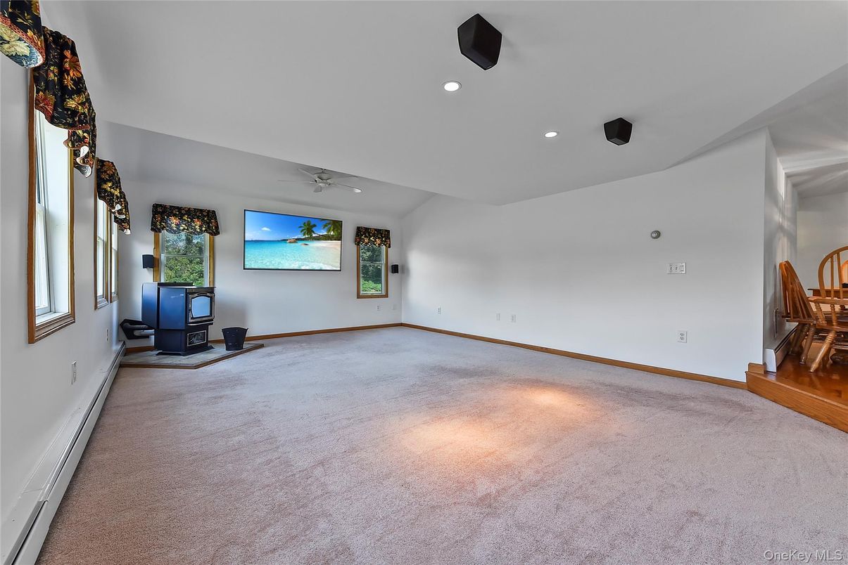 Empty room, Interior, Recessed Lighting