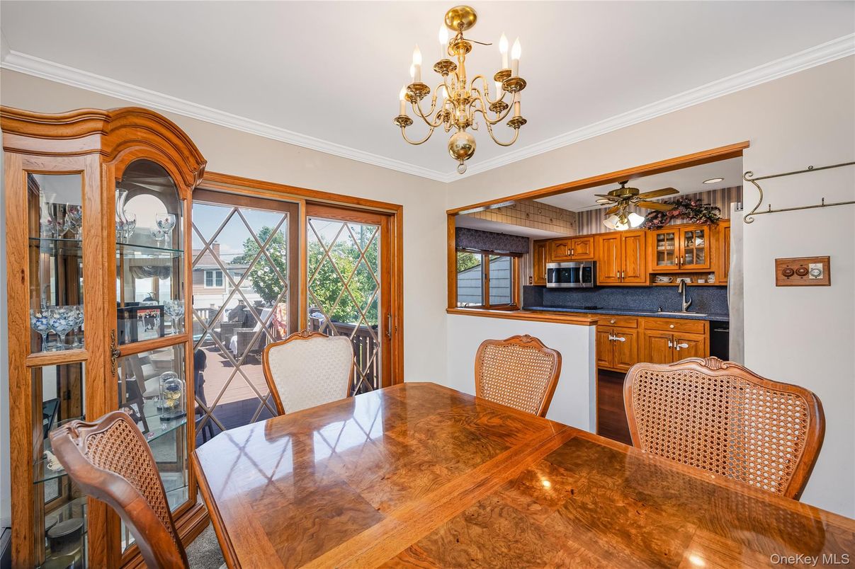 Chandelier, Dining room, Interior, Kitchen