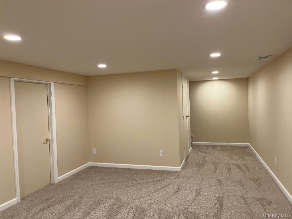 Empty room, Interior, Recessed Lighting