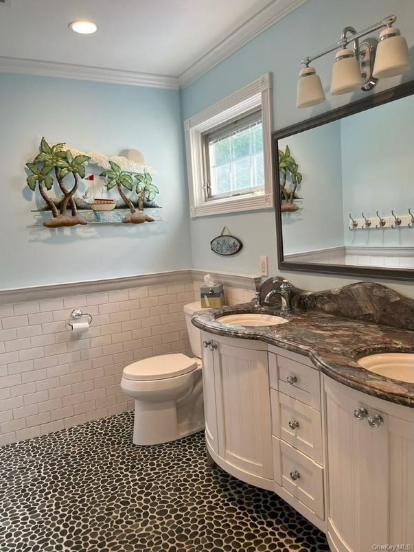 Bathroom, Interior, Recessed Lighting