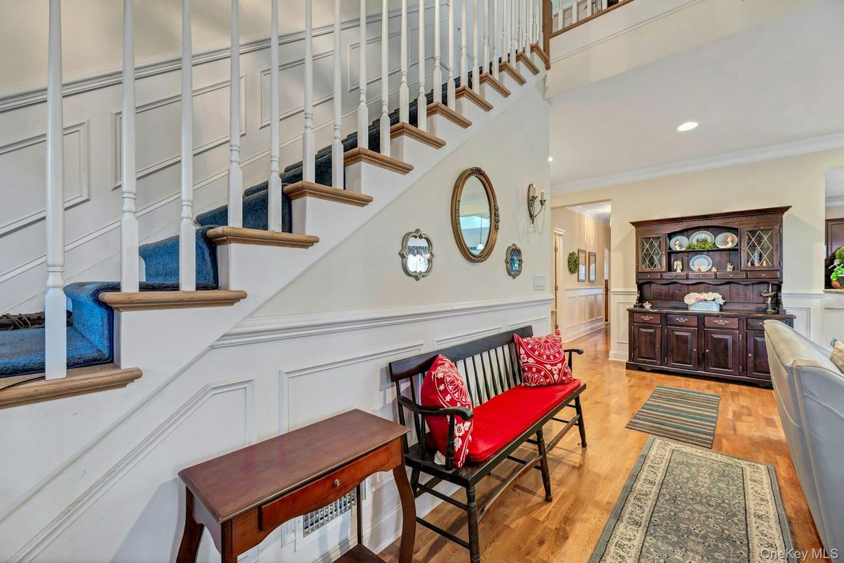 Interior, Piano, Recessed Lighting, Wood Texture Flooring