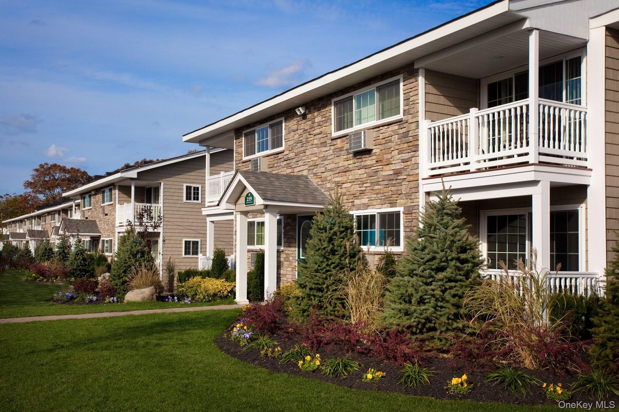Exterior, Facade, American Craftsman