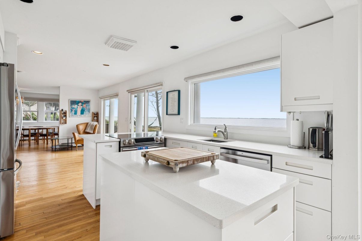 Dining room, Interior, Kitchen, Recessed Lighting, Water, Wood Texture Flooring