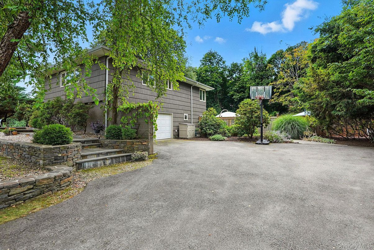 Detached Garage, Exterior