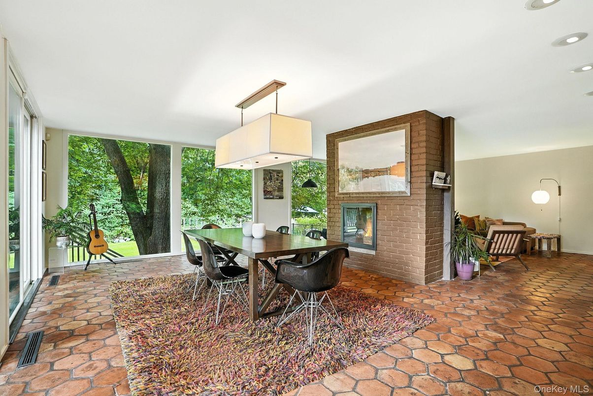 Dining room, Fireplace, Interior, Pendant Lights, Recessed Lighting