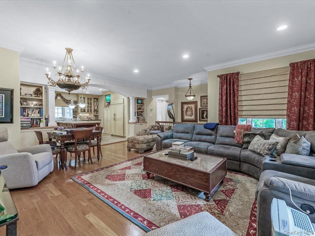 Chandelier, Dining room, Interior, Living room, Recessed Lighting, Wood Texture Flooring