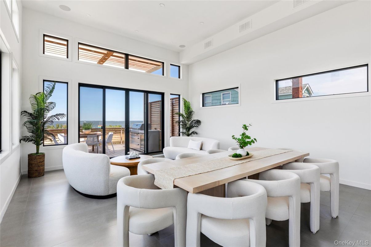 Dining room, Interior, Living room, Recessed Lighting, Water