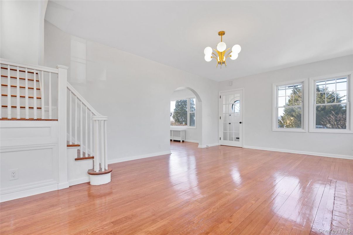 Chandelier, Empty room, Interior, Wood Texture Flooring