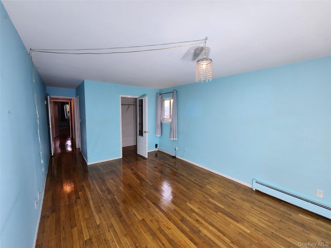 Chandelier, Empty room, Interior, Wood Texture Flooring
