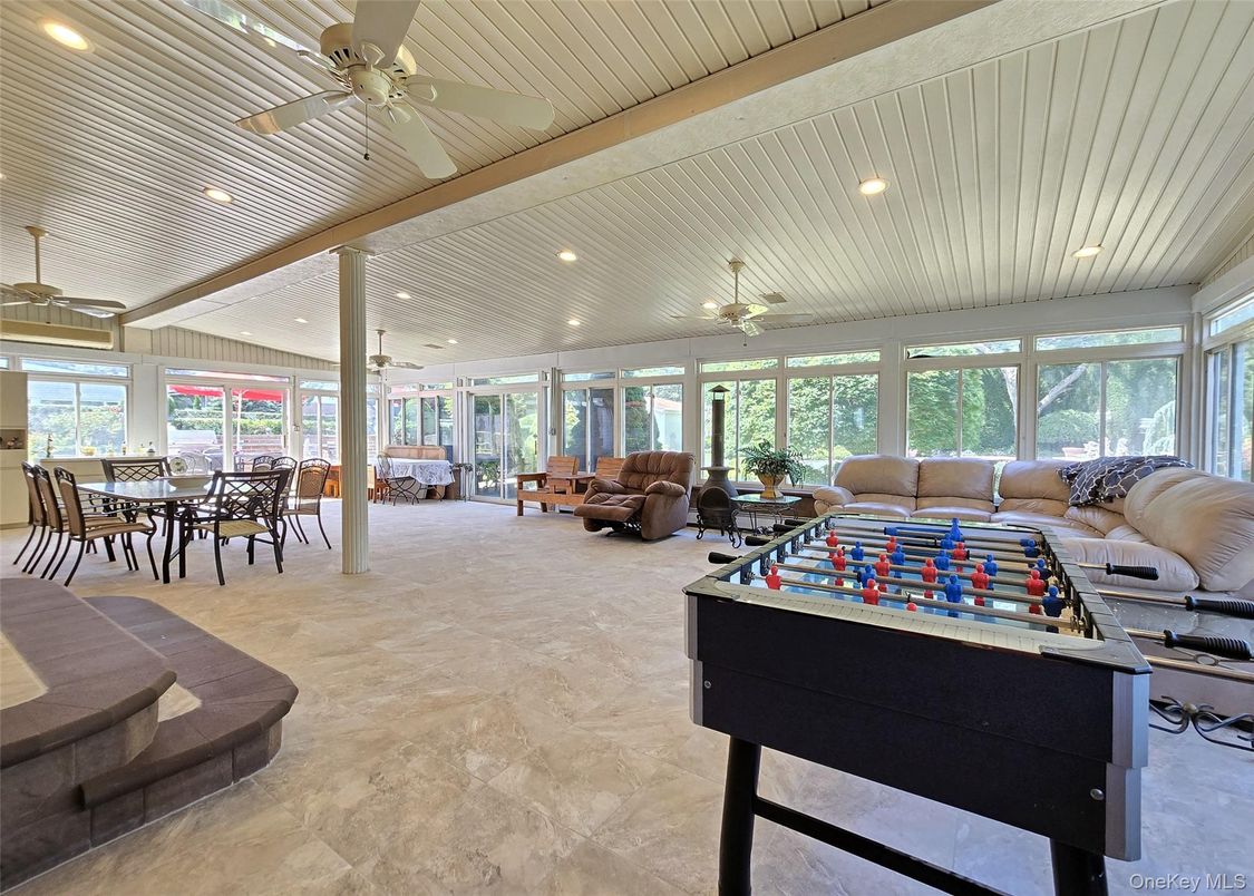 Dining room, Game Room, Interior, Living room, Recessed Lighting