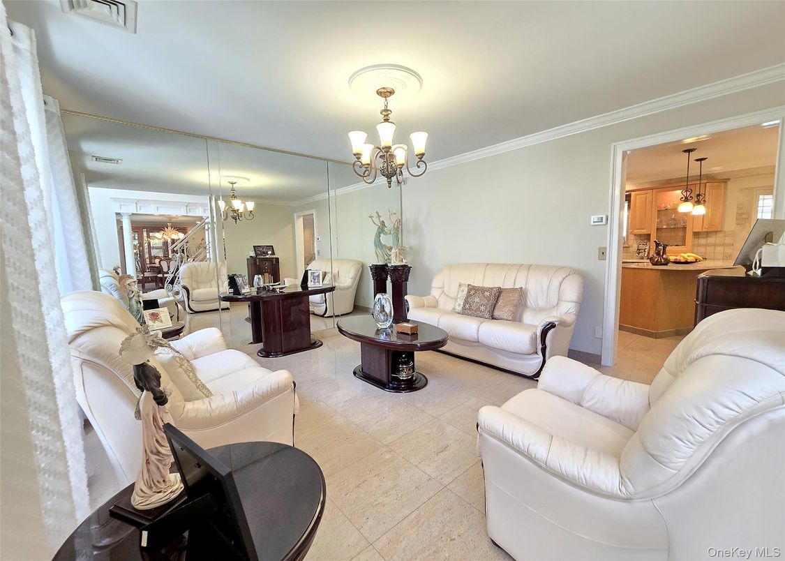 Chandelier, Dining room, Interior, Living room, Pendant Lights