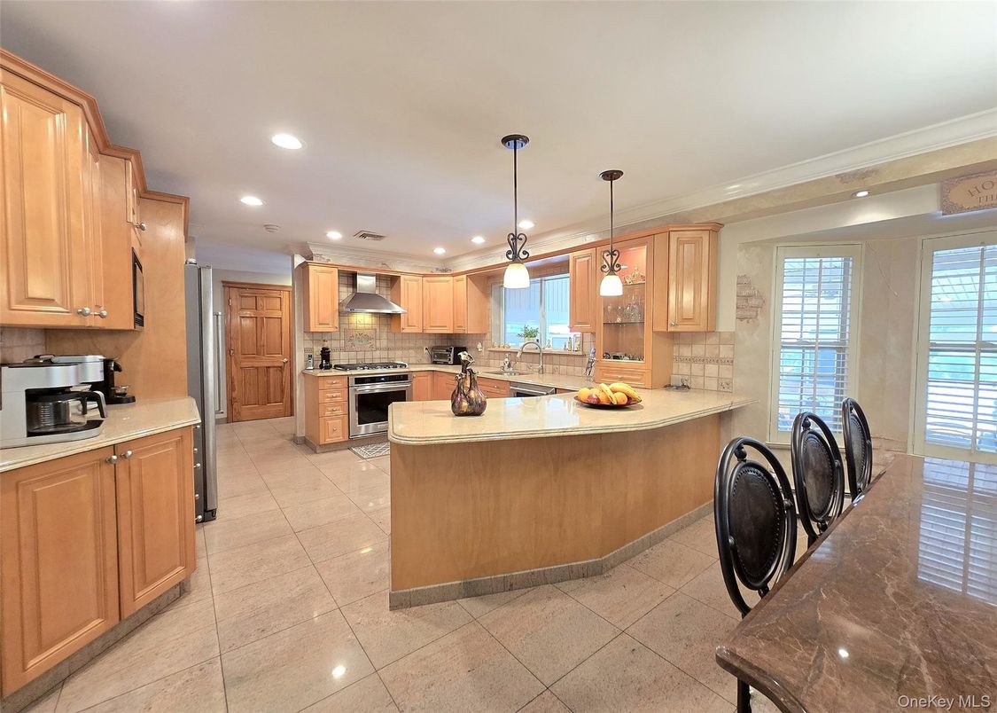 Interior, Kitchen, Pendant Lights, Recessed Lighting, Stainless Steel Appliances