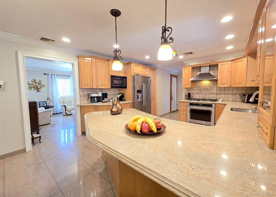 Interior, Kitchen, Pendant Lights, Recessed Lighting, Stainless Steel Appliances