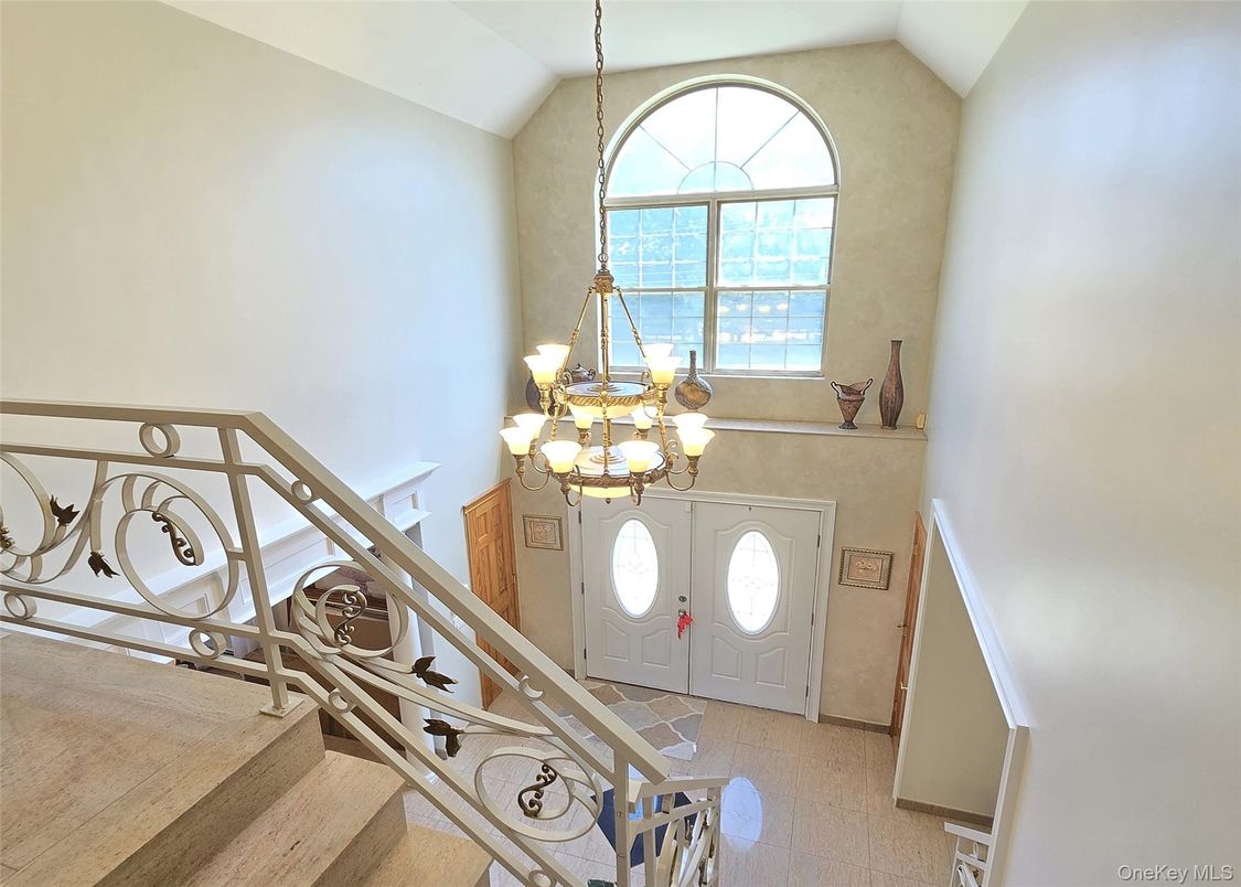 Chandelier, Interior