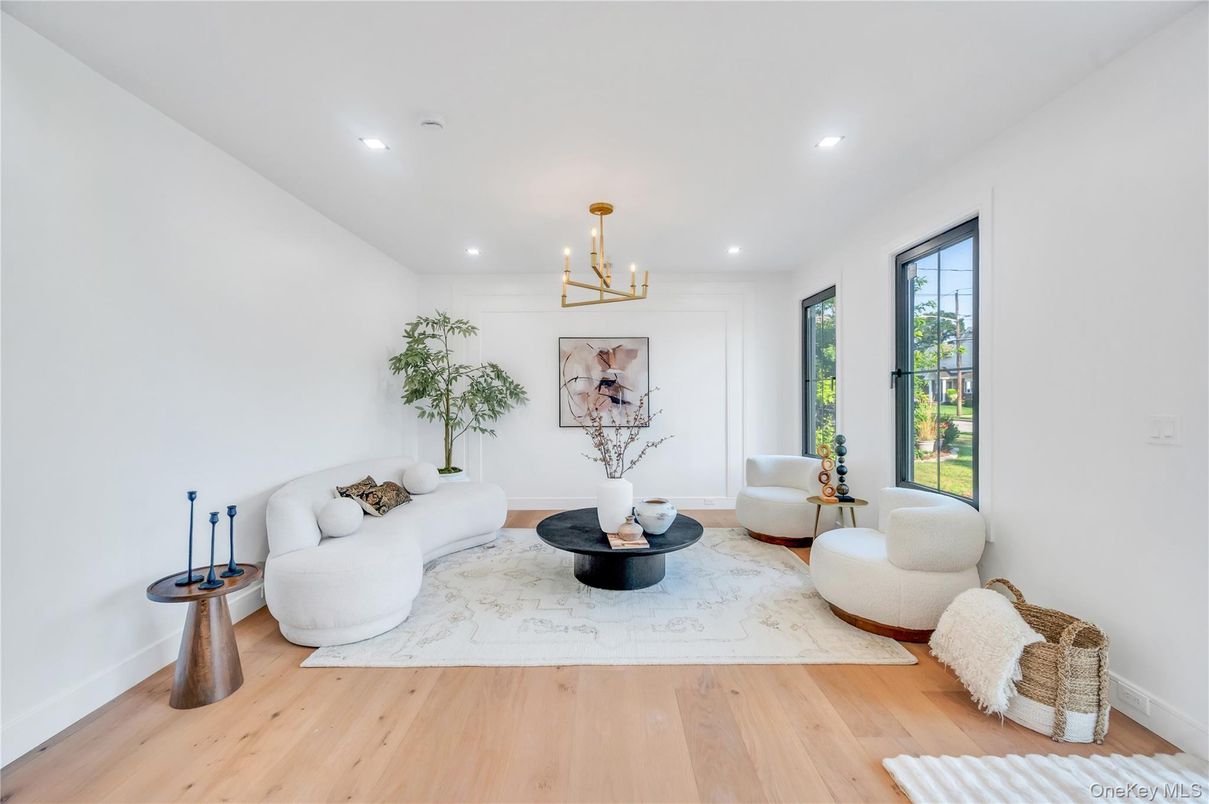 Interior, Living room, Pendant Lights, Recessed Lighting, Wood Texture Flooring