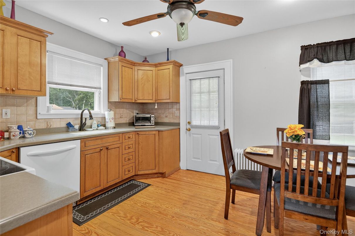 Dining room, Interior, Kitchen, Recessed Lighting, Wood Texture Flooring