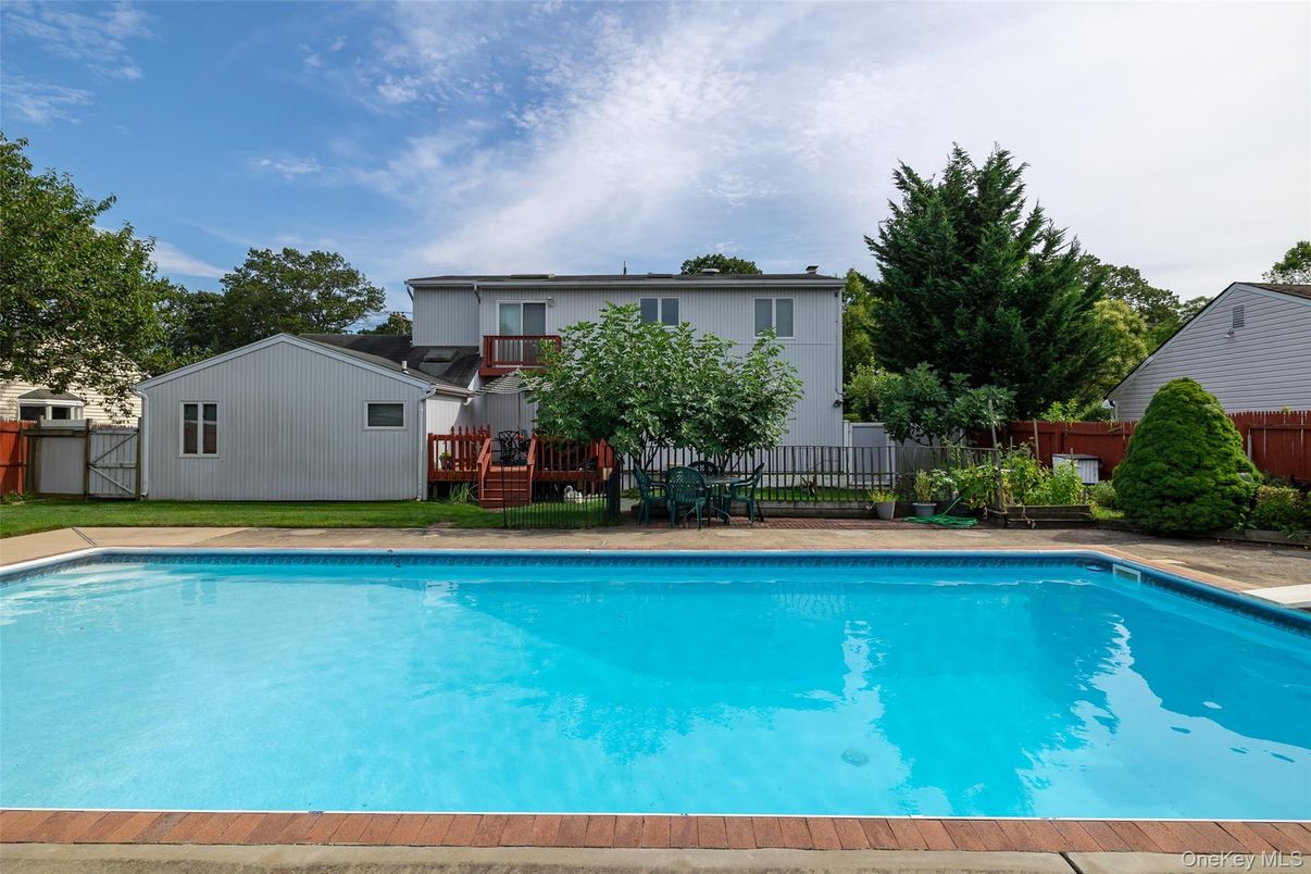 Exterior, Pool