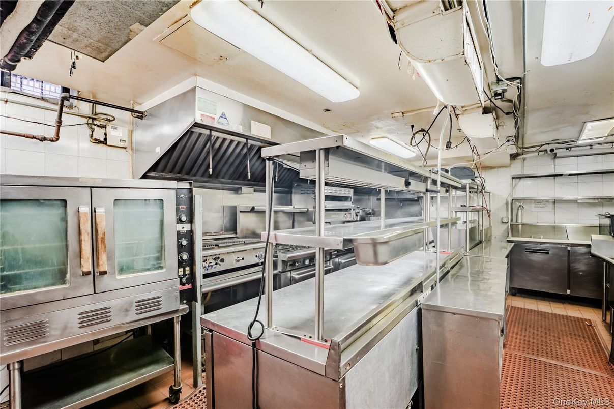 Interior, Stainless Steel Appliances, Washer