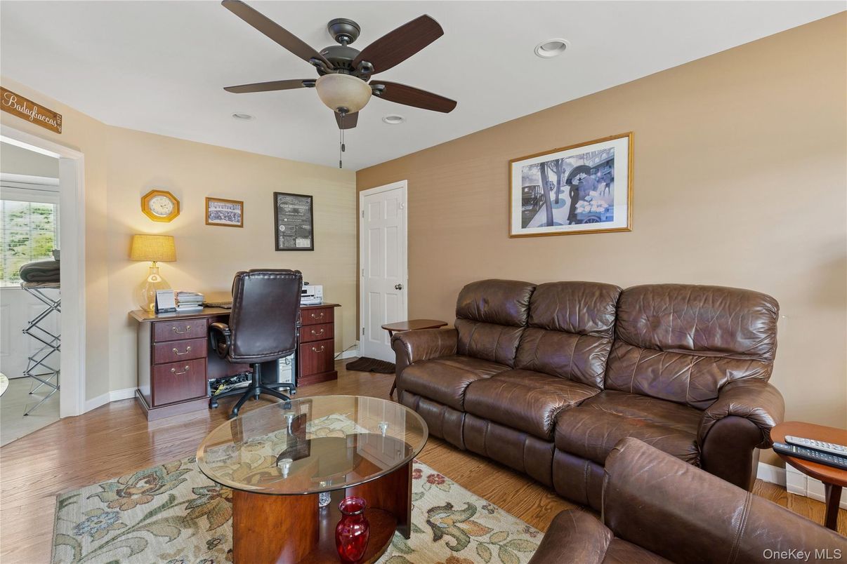 Home Office, Interior, Living room, Recessed Lighting, Wood Texture Flooring