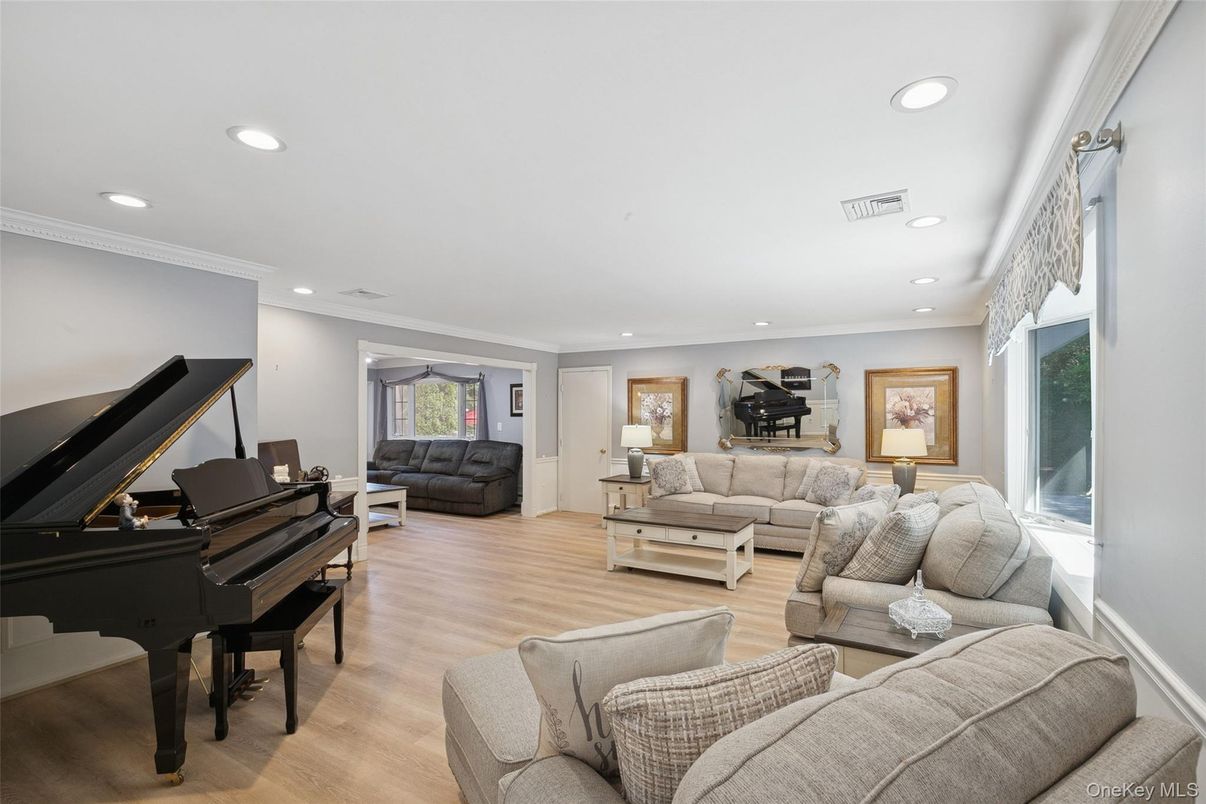 Interior, Living room, Piano, Recessed Lighting, Wood Texture Flooring