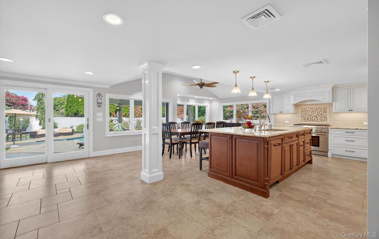 Dining room, Interior, Kitchen, Pendant Lights, Recessed Lighting