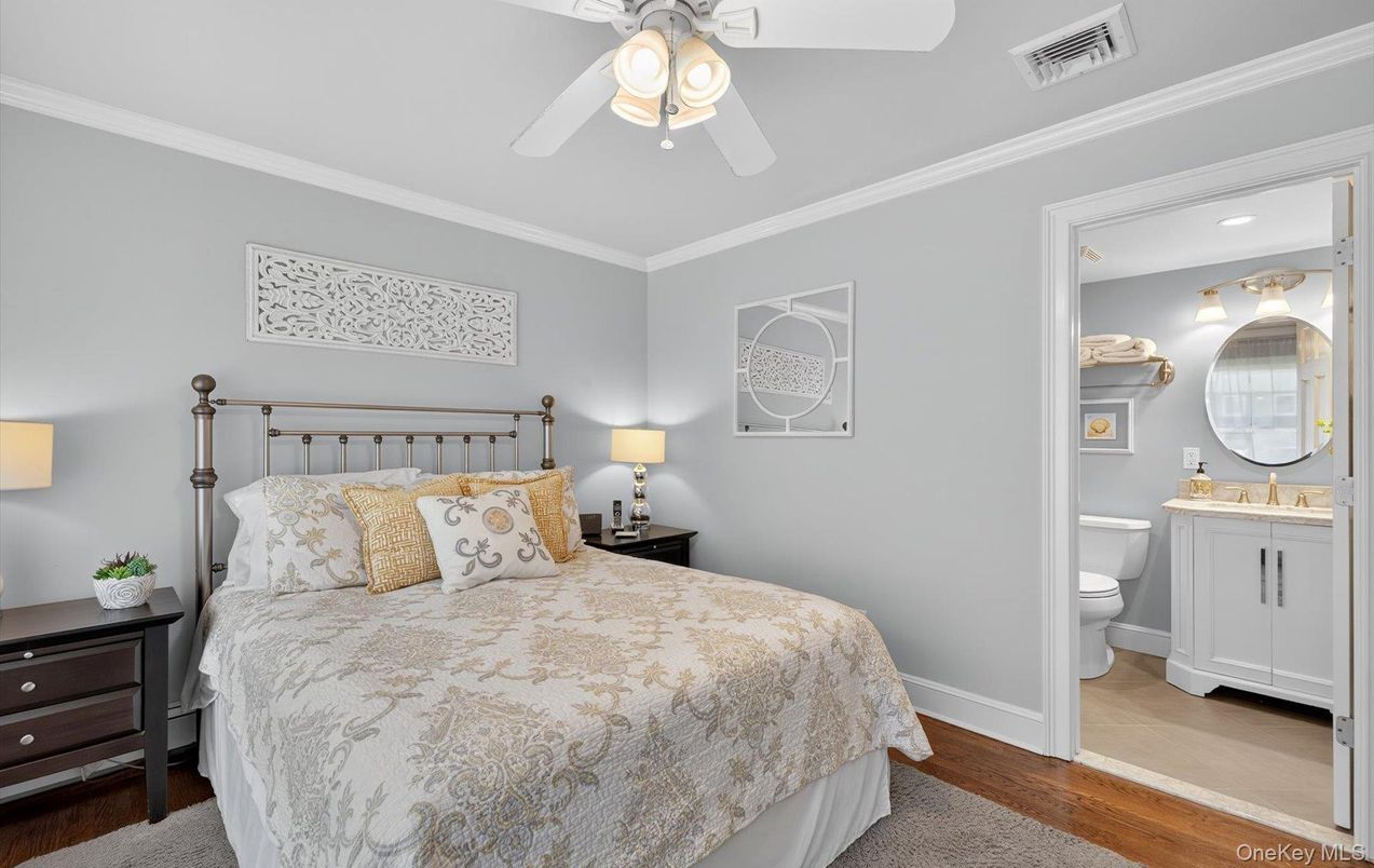 Bathroom, Bedroom, Interior, Recessed Lighting, Wood Texture Flooring