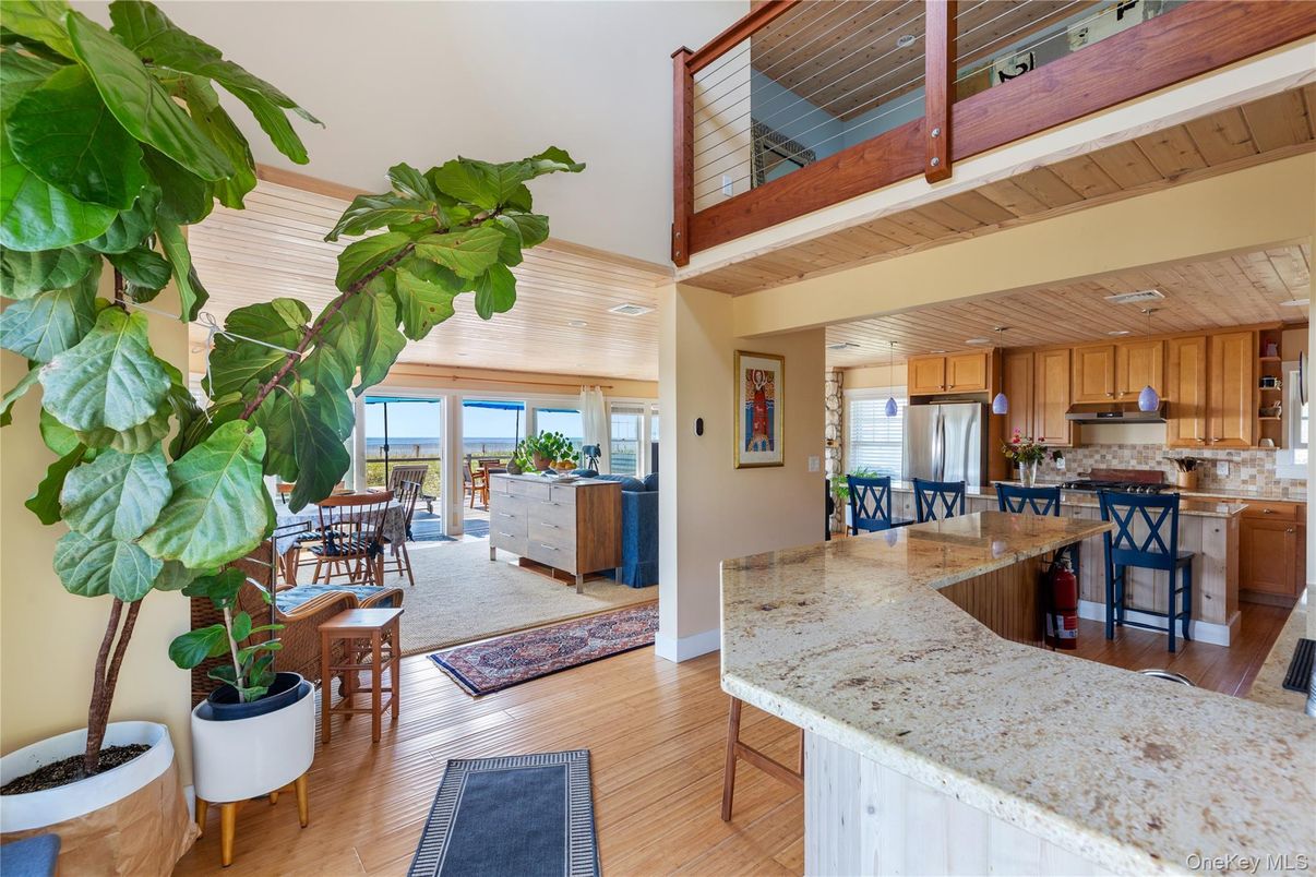 Dining room, Interior, Kitchen, Stainless Steel Appliances, Wooden Beams, Wood Texture Flooring