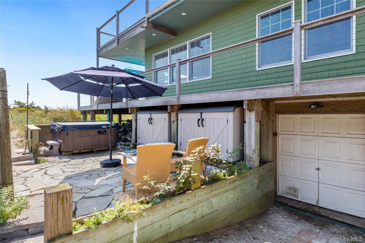 Exterior, Hot Tub