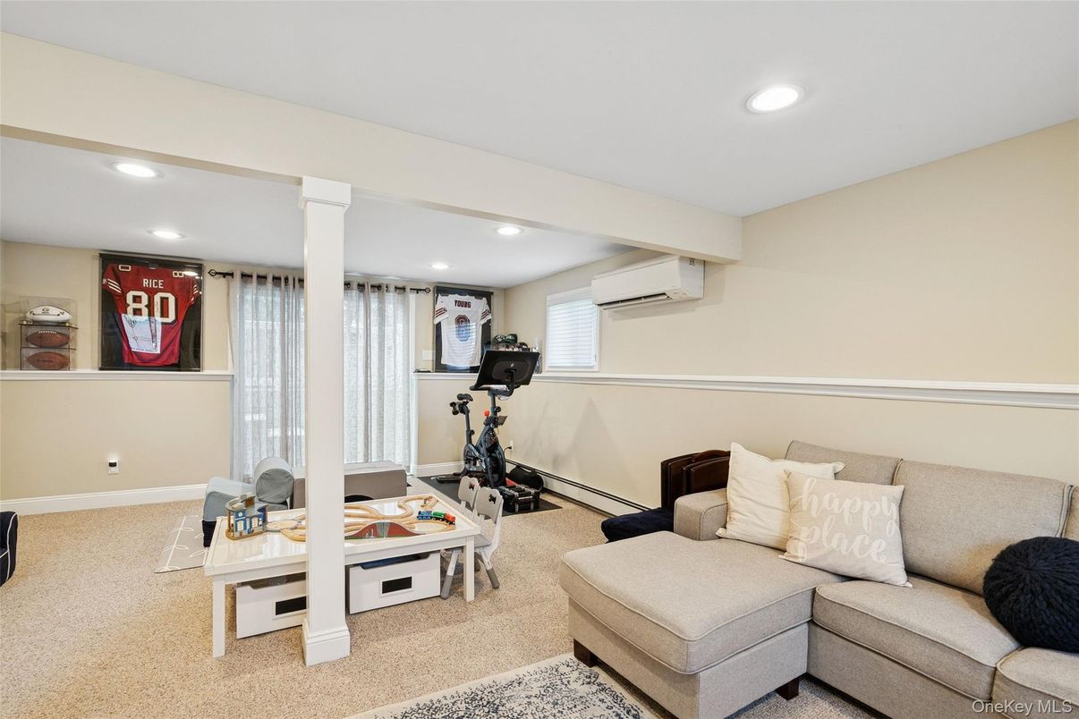 Fitness Equipment, Interior, Living room, Recessed Lighting