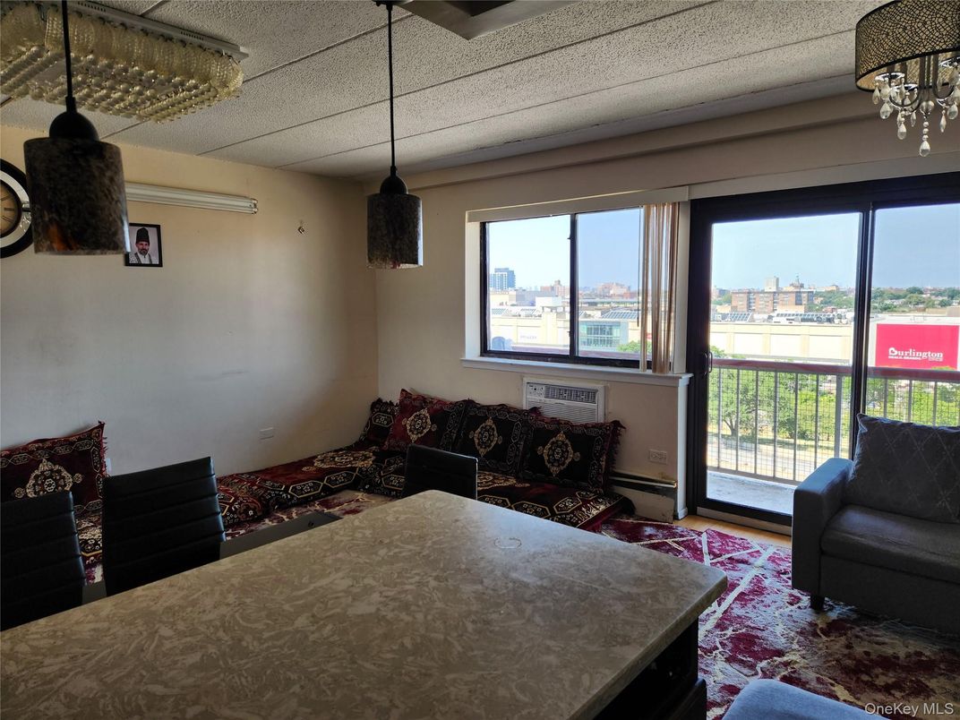 Bedroom, Interior, Pendant Lights