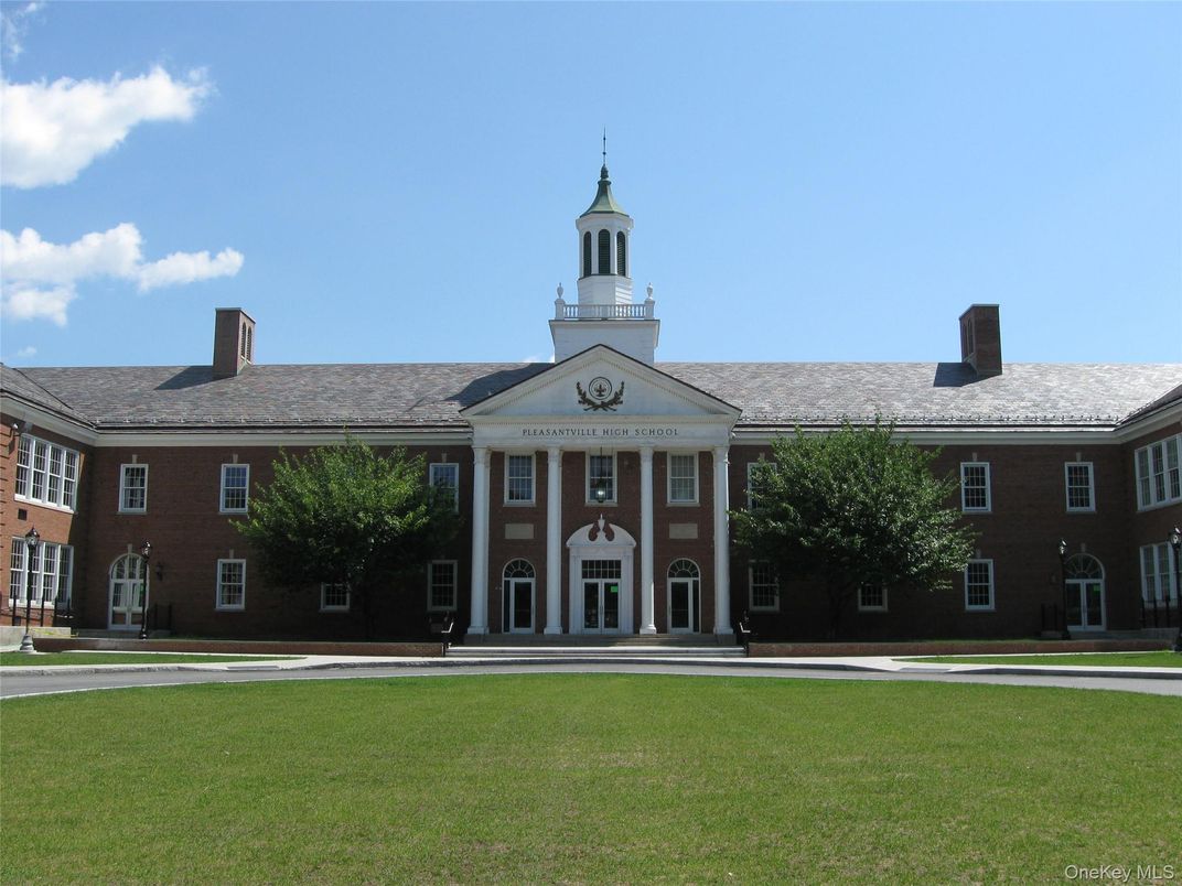 Exterior, Facade, Georgian