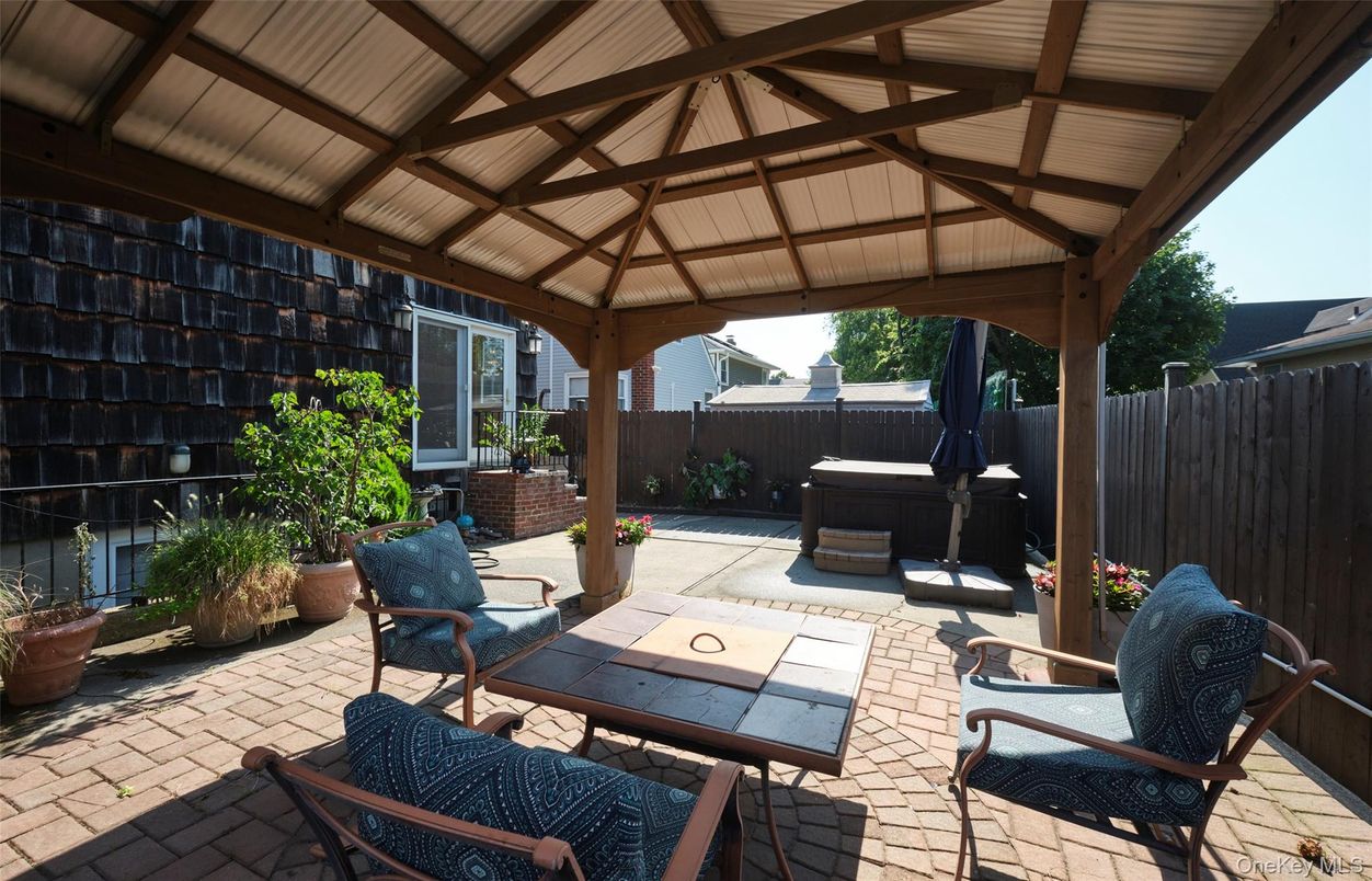 Exterior, Hot Tub