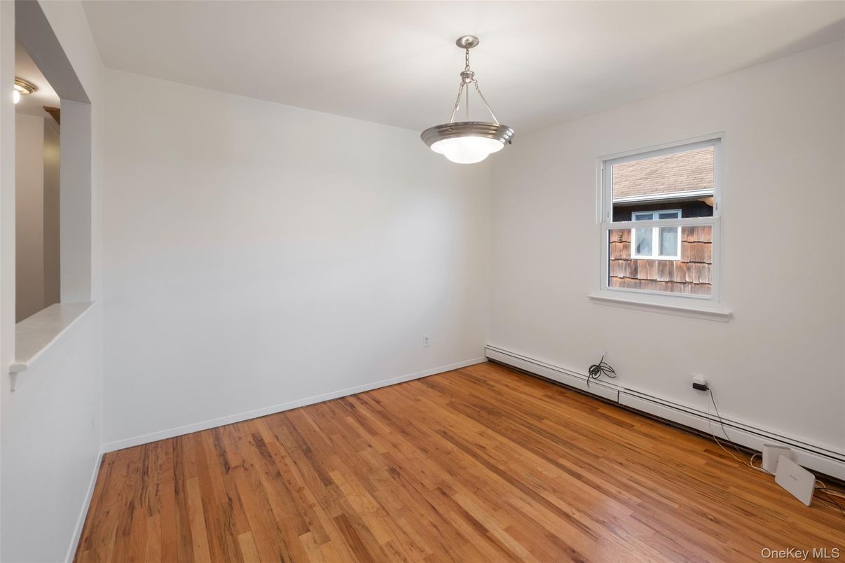 Empty room, Interior, Pendant Lights, Wood Texture Flooring